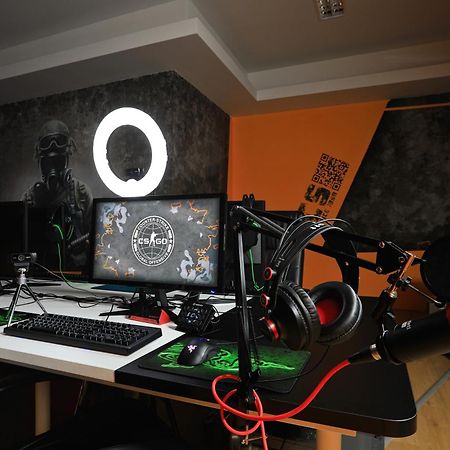 Gamers Paradise Hotel Chalong Luaran gambar