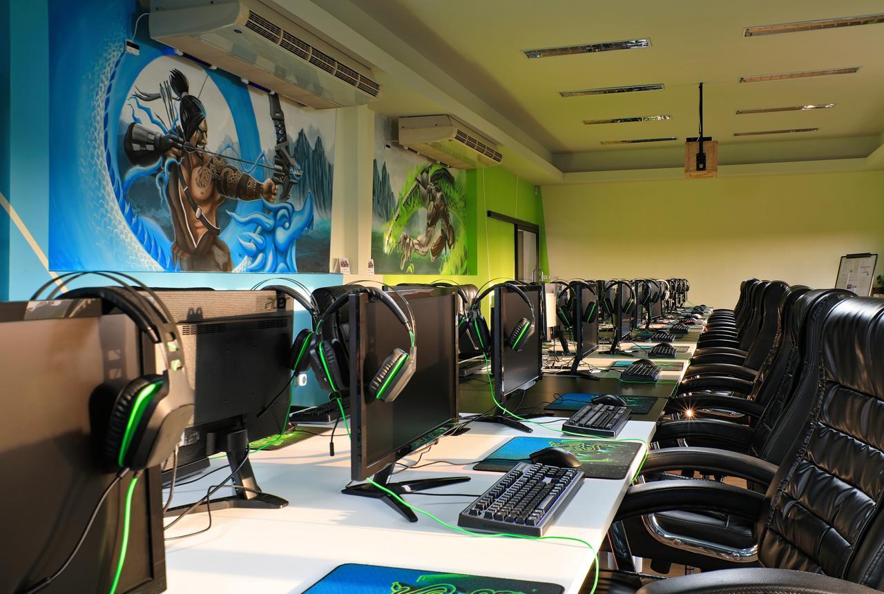 Gamers Paradise Hotel Chalong Luaran gambar